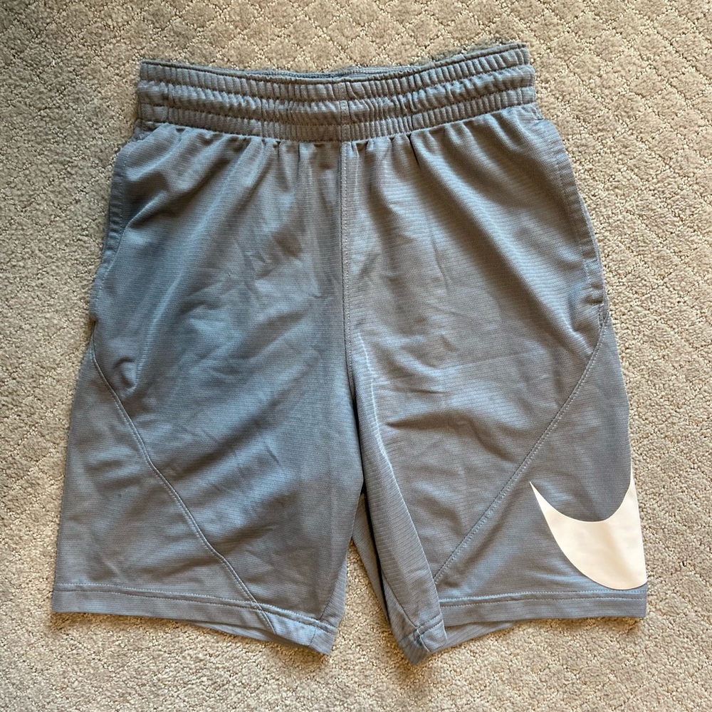 Nike elite basketball shorts size small